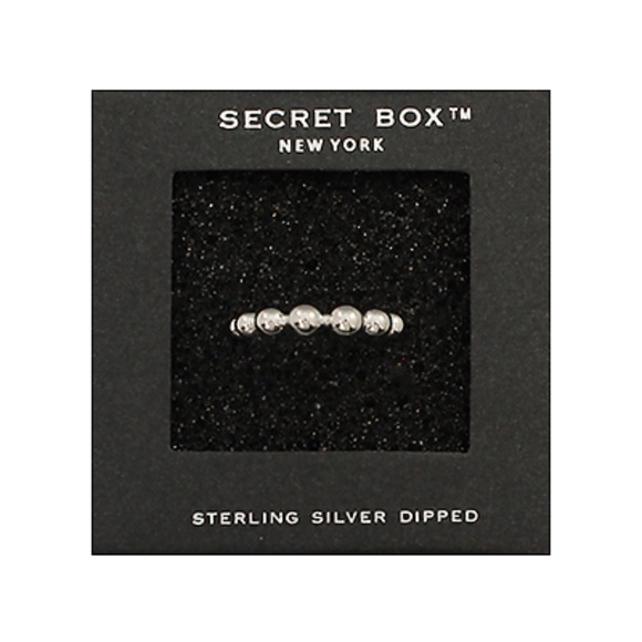 Ball Linked Band Ring